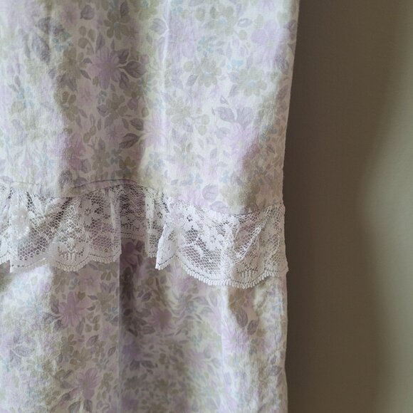 Handmade floral prarie skirt with lace trim - Picture 5 of 12